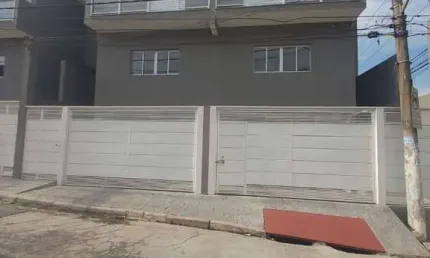 SOBRADO NOVO GEMINADO COM 130 m² - 3 Suites, 4 Vagas !!!
