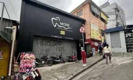 Sala comercial com 1 sala para alugar no Jardim Pignatary, Carapicuíba 