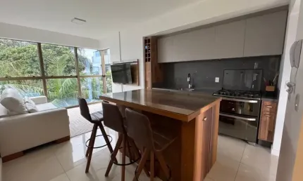 Lindo apartamento à venda em frente ao Lago do Pedra Branca