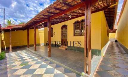 Ampla casa colonial de 3 quartos com suíte e quintal no bairro Castelo