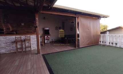 Casa de 4 Quartos com Espaço Gourmet e Energia Solar no Bairro Providência