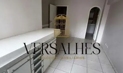 Sala comercial com 20 m², 1 banheiro, localizada no bairro Santa Efigênia – ideal para consultórios e atendimentos na área da saúde