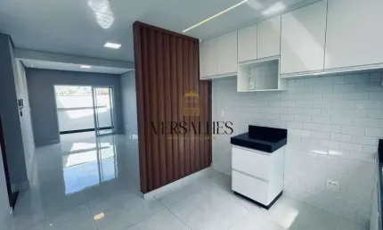 Casa para alugar com 3 quartos, 2 banheiros, 2 vagas de garagem - Bairro Glória