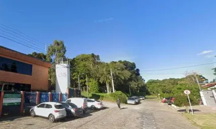 A vantagens de comprar um terreno é de criar o projeto que você quiser.