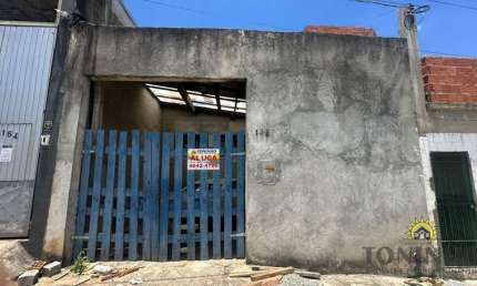 Casa com 3 quartos para alugar no Jardim Horto do Ipê, Itaquaquecetuba  por R$ 1.100
