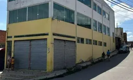 Prédio à venda no Jardim Adriana, Itaquaquecetuba  por R$ 1.350.000