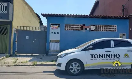 Casa com 4 quartos à venda na Vila Virgínia, Itaquaquecetuba  por R$ 400.000