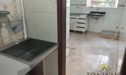 Casa com 4 quartos à venda na Vila Zeferina, Itaquaquecetuba  por R$ 1.000.000