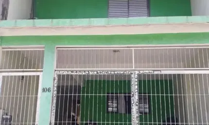 Casa à venda no Parque Piratininga, Itaquaquecetuba  por R$ 450.000