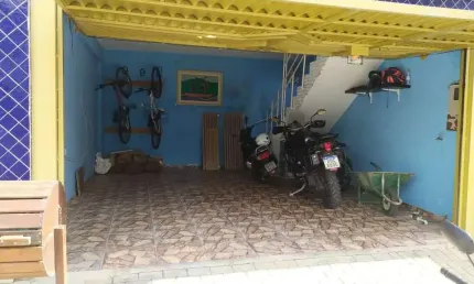 Casa com 3 quartos à venda na Vila Vermont, Itaquaquecetuba  por R$ 800.000