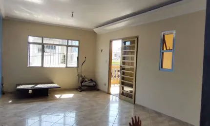 Casa à venda na Vila Virgínia, Itaquaquecetuba  por R$ 400.000