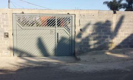 Casa com 3 quartos à venda no Parque Novo Horizonte, Itaquaquecetuba  por R$ 300.000