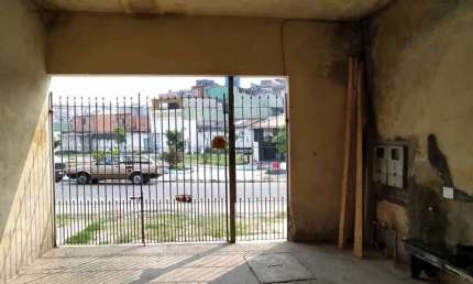 Casa com 4 quartos à venda na Vila Primavera, Ferraz de Vasconcelos  por R$ 300.000