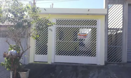 Casa à venda no Jardim Moraes, Itaquaquecetuba  por R$ 350.000