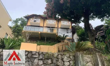 Casa com 3 dormitórios à venda, 300 m² por R$ 980.000,00 - Itaipu - Niterói/RJ