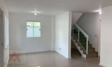 Linda Casa Duplex em Condomínio para Aluguel em Mata Paca - Niterói/RJ | 3 Quartos (1 Suíte), Escritório, Vaga e Área de Lazer