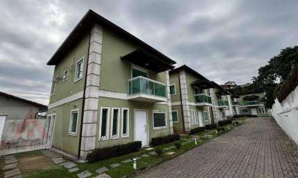 Linda Casa Duplex em Condomínio para Aluguel em Mata Paca - Niterói/RJ | 3 Quartos (1 Suíte), Escritório, Vaga e Área de Lazer