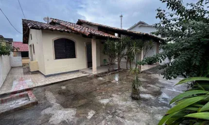 Casa Linear à Venda em Piratininga, Niterói – 360m² | 3 Quartos + Edícula Completa | Região Oceânica do RJ
