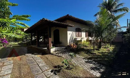 Casa à Venda em Camboinhas, Niterói – Piscina, 3 Suítes, Edícula e Mais de 5 Vagas