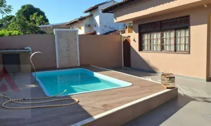 Casa à venda em Piratininga, Niterói – Linear, com Piscina, Área Gourmet e Edícula | Maple Imóveis
