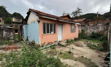 Terreno plano e murado com 384m² em Piratininga – Região Oceânica de Niterói