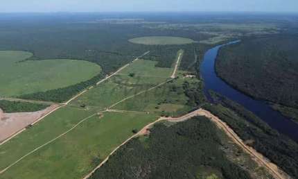 Fazenda à venda na Rural, 1000, Centro, Pedras de Maria da Cruz, 2000 m2 por R$ 25.000.000