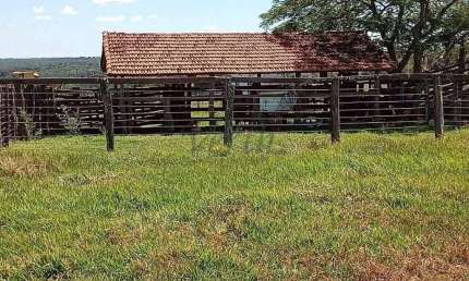 Fazenda à venda na Avenida Sete 380, 1000, Centro, Campina Verde por R$ 10.890.000