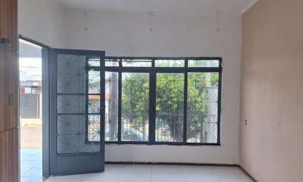 Casa com 3 quartos à venda na Rua Ana Teixeira Bueno, 225, Vila São João, Mogi Guaçu, 250 m2 por R$ 450.000