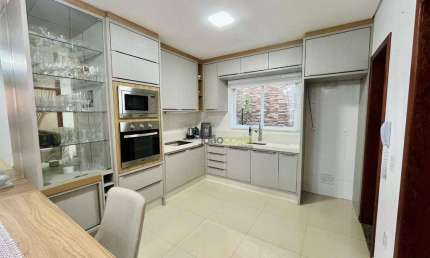Sobrado com 2 dormitórios sendo 2 suítes à venda, 97 m² - Forquilhas - São José/SC