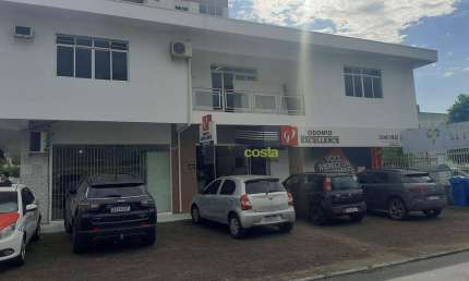 Sala comercial com 6 salas para alugar na Rua da Independência, 960, Areias, São José