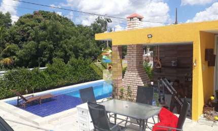 Casa em condomínio fechado com 4 quartos para alugar no Centro