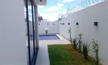 Casa em condomínio fechado com 3 quartos à venda na Avenida Vereador Carlito Cordeiro, 2900, Jardim Botânico, Uberlândia