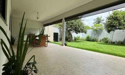 Casa com 4 quartos à venda na Avenida Doutor Misael Rodrigues de Castro, 1000, Conjunto Segismundo Pereira, Uberlândia