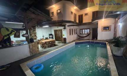 Casa com Piscina e Espaço Amplo ? Troca por Imóvel ou Veículo!