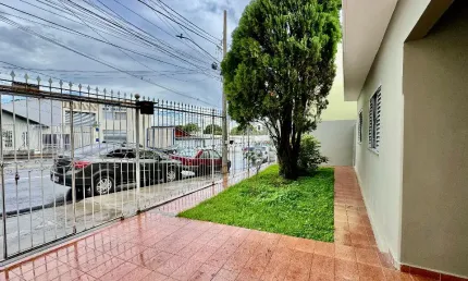 Casa com 3 quartos à venda no Leblon, Uberaba 