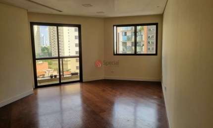 Apartamento no Tatuapé com 3 dormitórios e 2 vagas de garagem.