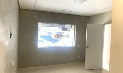 Casa comercial  no Tatuapé , 130m² com 7 salas e 2 vagas.