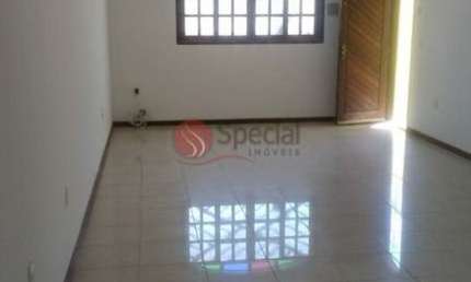 Sobrado para alugar na Cangaíba com  3 suítes, piscina privativa, 4 vagas e  armários planejados.