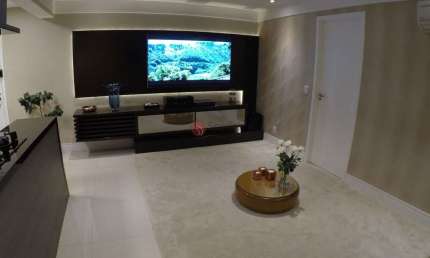 Apartamento à venda na Mooca, varanda gourmet integrada com living.  Oportunidade Única.