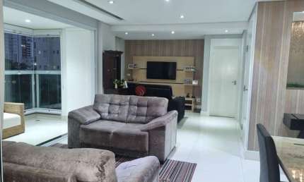 Apartamento alto padrão, com varanda gourmet, no Anália Franco