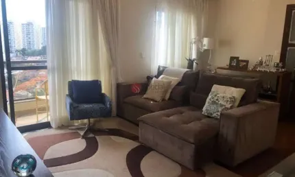 Apartamento para compra na água rasa em andar alto.