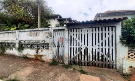 Terreno na Vila Prudente com casa antiga, próximo ao futuro Metrô Orfanato!