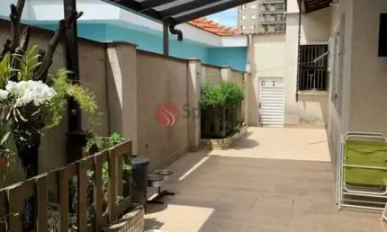 Casa no alto da mooca com 3 quartos, 1 suíte e 2 vagas, 190 m² terreno.