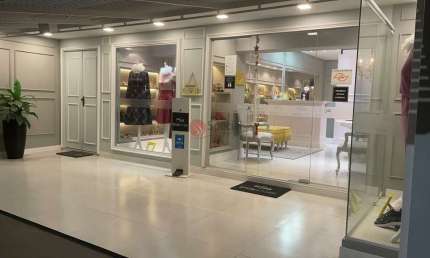 Casa térrea no Tatuapé  totalmente comercial, com loja no local