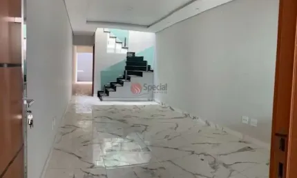 Sobrado novo com 3 suites, 2 vagas, portão automático,churrasqueira, sala e cozinha ampla