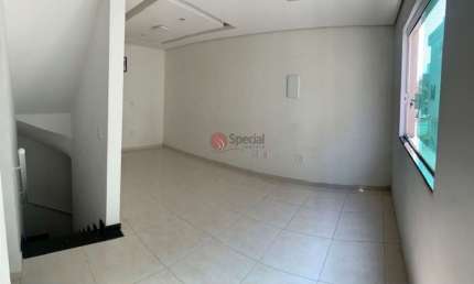 Sobrado de condomínio na Vila Matilde, 2 suítes, 2 vagas, ótima localização