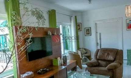 Casa em condomínio fechado de alto padrão no Jardim Floresta.