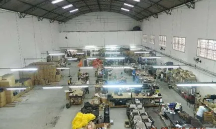 Galpão comercial na penha, 1000,00 metros de terreno e 1.200,00 de área construida,10 vagas .