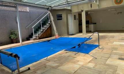 Sobrado no Anália Franco em excelente localização 8,30 X 40.  Com piscina e churrasqueira