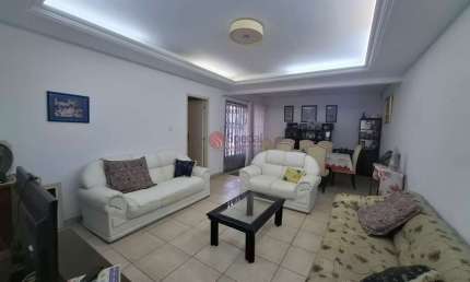 Casa térrea no Tatuapé, 3 quartos, 1 suíte, sala 2 ambientes, entrada lateral 3 vagas.